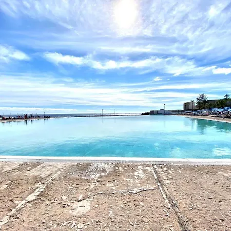 Διαμέρισμα Cozy With Pool,near The Sea,wifi In