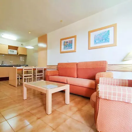 Διαμέρισμα Cozy With Pool,near The Sea,wifi In *