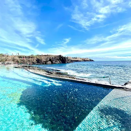 Cozy With Pool,near The Sea,wifi In