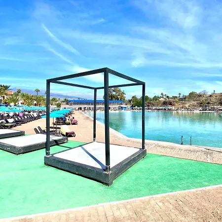 Cozy With Pool,near The Sea,wifi In *